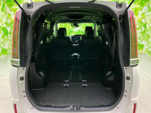 エスクァイア Gi 新品タイヤ/保証書/純正 10インチ ナビ/フリップダウンモニター 純正 12.1インチ/トヨタセーフティセンス/両側電動スライドドア/シートヒーター 前席/車線逸脱防止支援システム/シート 合皮(21枚目)