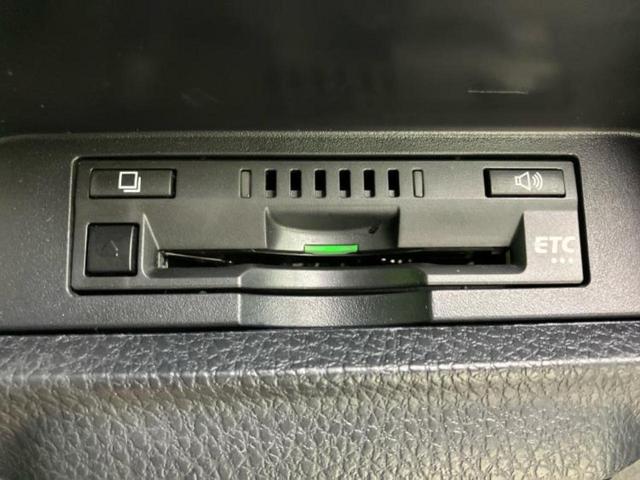 エスクァイア Gi 新品タイヤ/保証書/純正 10インチ ナビ/フリップダウンモニター 純正 12.1インチ/トヨタセーフティセンス/両側電動スライドドア/シートヒーター 前席/車線逸脱防止支援システム/シート 合皮(29枚目)