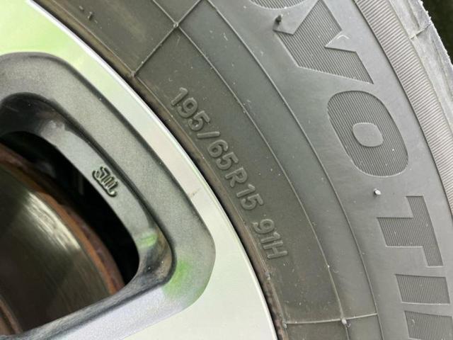 エスクァイア Gi 新品タイヤ/保証書/純正 10インチ ナビ/フリップダウンモニター 純正 12.1インチ/トヨタセーフティセンス/両側電動スライドドア/シートヒーター 前席/車線逸脱防止支援システム/シート 合皮(62枚目)