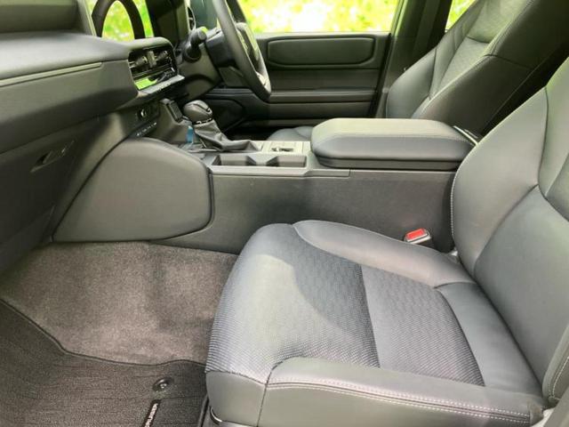 ランドクルーザー２５０ ４ＷＤ　ＶＸ　サンルーフ／保証書／純正　ＳＤナビ／デジタルインナーミラー／シートヒーター／全方位モニター／車線逸脱防止支援システム／シート　フルレザー／電動バックドア／ヘッドランプ　ＬＥＤ／ＥＴＣ　革シート　４ＷＤ（7枚目）