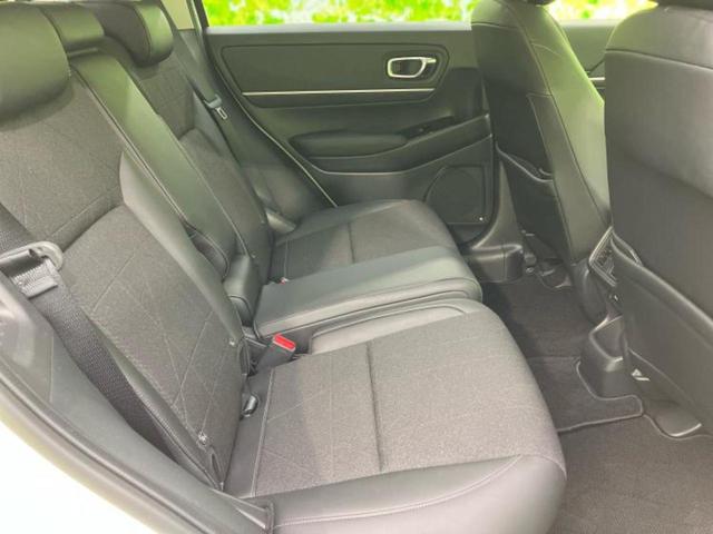 ヴェゼル ｅＨＥＶ　Ｚ　保証書／純正　９インチ　ＳＤナビ／衝突安全装置／シートヒーター／車線逸脱防止支援システム／シート　ハーフレザー／電動バックドア／ヘッドランプ　ＬＥＤ／ＥＴＣ／ＥＢＤ付ＡＢＳ／横滑り防止装置（5枚目）