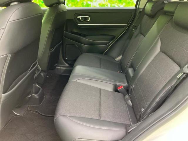 ヴェゼル ｅＨＥＶ　Ｚ　保証書／純正　９インチ　ＳＤナビ／衝突安全装置／シートヒーター／車線逸脱防止支援システム／シート　ハーフレザー／電動バックドア／ヘッドランプ　ＬＥＤ／ＥＴＣ／ＥＢＤ付ＡＢＳ／横滑り防止装置（7枚目）