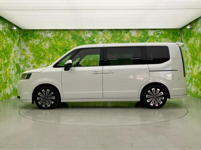 ステップワゴン ｅＨＥＶスパーダプレミアムライン　新品タイヤ／保証書／純正　１１インチ　ナビ／フリップダウンモニター　純正　１５．６インチ／ホンダセンシング／両側電動スライドドア／シートヒーター　前席／マルチビューカメラシステム　衝突被害軽減システム（2枚目）