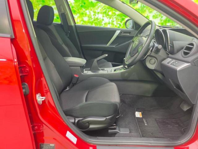 アクセラスポーツ ２０Ｓ－スカイアクティブ　純正　ナビ／ヘッドランプ　ＨＩＤ／ＥＴＣ／ＥＢＤ付ＡＢＳ／横滑り防止装置／アイドリングストップ／ワンセグＴＶ／禁煙車／エアバッグ　運転席／エアバッグ　助手席／エアバッグ　サイド　ＨＩＤヘッドライト（4枚目）