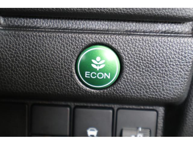 フィット １３Ｇ・Ｆパッケージ　オートリトラミラー　スマキー　ＶＳＡ　スマ－トキ－　助手席エアバッグ　オートエアコン　エアバック　ＰＳ　キ－フリ－　ＰＷ　ＡＢＳ　アイドリングＳＴＯＰ（9枚目）