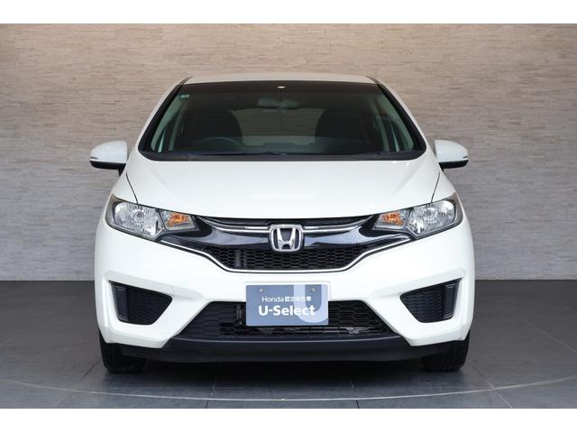 フィット １３Ｇ・Ｆパッケージ　オートリトラミラー　スマキー　ＶＳＡ　スマ－トキ－　助手席エアバッグ　オートエアコン　エアバック　ＰＳ　キ－フリ－　ＰＷ　ＡＢＳ　アイドリングＳＴＯＰ（10枚目）