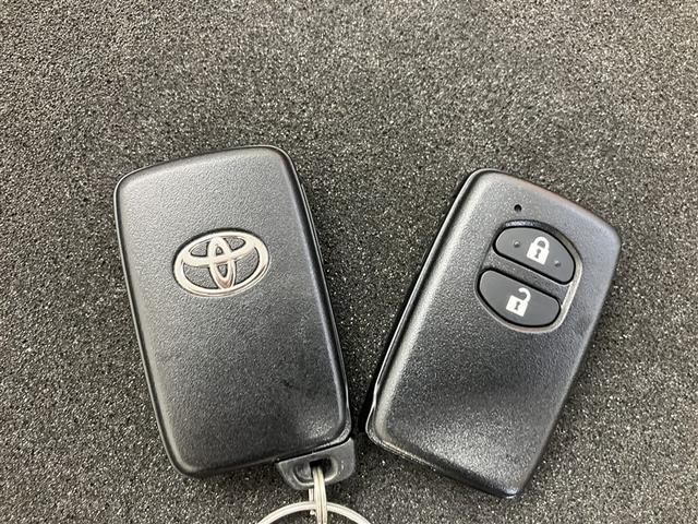 アクア S 禁煙 社外アルミ スマートキープッシュスタート ブルートゥース音楽 安全ボディ SDナビ オートライト イモビ SDナビ ワンセグTV ワンオーナー車 オートエアコン バックカメラ ETC 記録簿(24枚目)