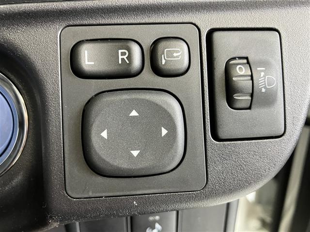 アクア S 禁煙 社外アルミ スマートキープッシュスタート ブルートゥース音楽 安全ボディ SDナビ オートライト イモビ SDナビ ワンセグTV ワンオーナー車 オートエアコン バックカメラ ETC 記録簿(26枚目)