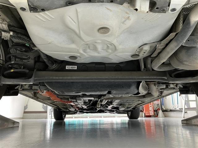 アクア S 禁煙 社外アルミ スマートキープッシュスタート ブルートゥース音楽 安全ボディ SDナビ オートライト イモビ SDナビ ワンセグTV ワンオーナー車 オートエアコン バックカメラ ETC 記録簿(29枚目)