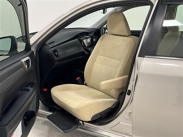 カローラアクシオ Ｇジョシュセキカイテン　衝突軽減ブレーキ　車線逸脱警報　サイドエアバッグ　オートエアコン　ＳＤナビ　フルセグＴＶ　ＤＶＤ　ＣＤ　スマートキー　盗難防止　ＥＴＣ　オートリトラクタブル電動格納ミラー　ワンオーナー　パワステ（6枚目）