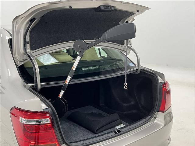 カローラアクシオ Ｇジョシュセキカイテン　衝突軽減ブレーキ　車線逸脱警報　サイドエアバッグ　オートエアコン　ＳＤナビ　フルセグＴＶ　ＤＶＤ　ＣＤ　スマートキー　盗難防止　ＥＴＣ　オートリトラクタブル電動格納ミラー　ワンオーナー　パワステ（8枚目）