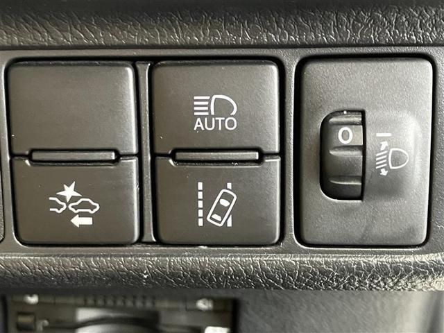 カローラアクシオ Ｇジョシュセキカイテン　衝突軽減ブレーキ　車線逸脱警報　サイドエアバッグ　オートエアコン　ＳＤナビ　フルセグＴＶ　ＤＶＤ　ＣＤ　スマートキー　盗難防止　ＥＴＣ　オートリトラクタブル電動格納ミラー　ワンオーナー　パワステ（26枚目）