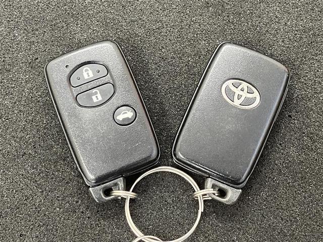 カローラアクシオ Ｇジョシュセキカイテン　衝突軽減ブレーキ　車線逸脱警報　サイドエアバッグ　オートエアコン　ＳＤナビ　フルセグＴＶ　ＤＶＤ　ＣＤ　スマートキー　盗難防止　ＥＴＣ　オートリトラクタブル電動格納ミラー　ワンオーナー　パワステ（28枚目）