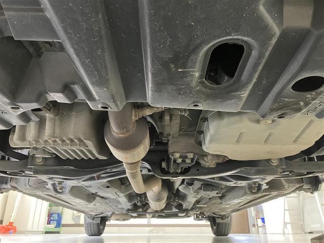 カローラアクシオ Ｇジョシュセキカイテン　衝突軽減ブレーキ　車線逸脱警報　サイドエアバッグ　オートエアコン　ＳＤナビ　フルセグＴＶ　ＤＶＤ　ＣＤ　スマートキー　盗難防止　ＥＴＣ　オートリトラクタブル電動格納ミラー　ワンオーナー　パワステ（31枚目）