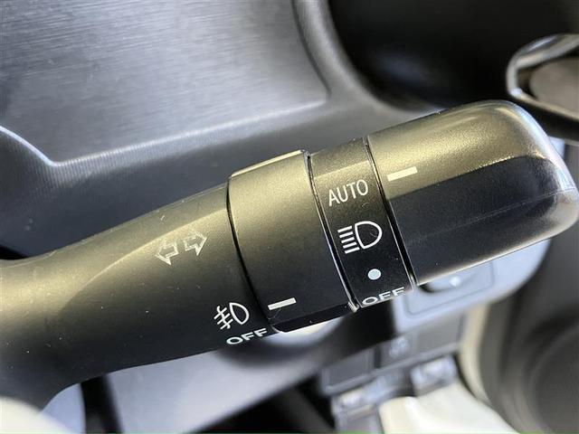 アクア Ｓ　禁煙　シートヒーター　ＳＤナビ　バックカメラ　ＬＥＤヘッドライト　純正アルミホイール　スマートキー　ブルートゥース音楽　安全ボディ　ＵＳＢ接続　オートライト　フルセグＴＶ　ＥＴＣ　ＶＴＲ端子　記録簿（20枚目）