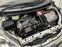 エンジンルーム内も隅々まで掃除がいきわたっています！ハイブリッド部分は初度登録から１０年、もしくは３年間の長い方の保証付！ただし累計走行距離数２０万キロまでとなります！