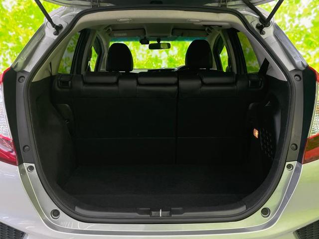 ハイブリッド・Lパッケージ 純正 メモリーナビ/シート ハーフレザー/ヘッドランプ LED/Bluetooth接続/ETC/EBD付ABS/横滑り防止装置/アイドリングストップ/バックモニター/地上波デジタルチューナー 禁煙車(8枚目)