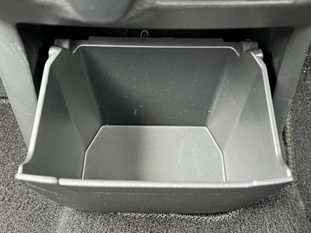 S エマージェンシーブレーキ/車線逸脱防止支援システム/EBD付ABS/横滑り防止装置/アイドリングストップ/エアバッグ 運転席/エアバッグ 助手席/オートマチックハイビーム/盗難防止システム/禁煙車(26枚目)