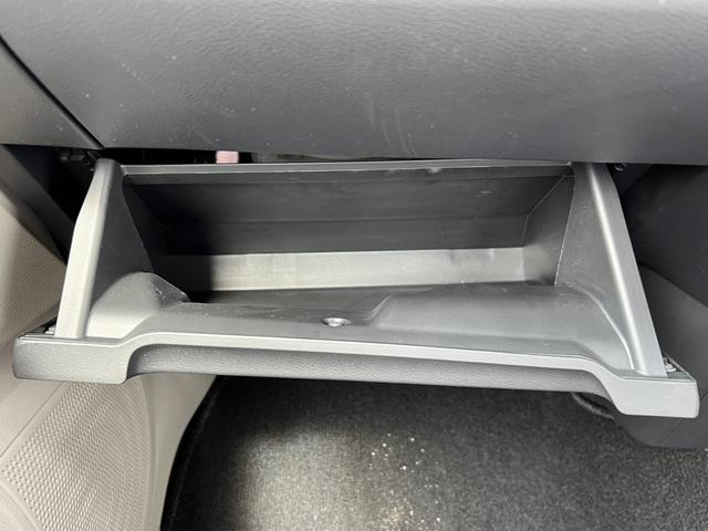 S エマージェンシーブレーキ/車線逸脱防止支援システム/EBD付ABS/横滑り防止装置/アイドリングストップ/エアバッグ 運転席/エアバッグ 助手席/オートマチックハイビーム/盗難防止システム/禁煙車(27枚目)