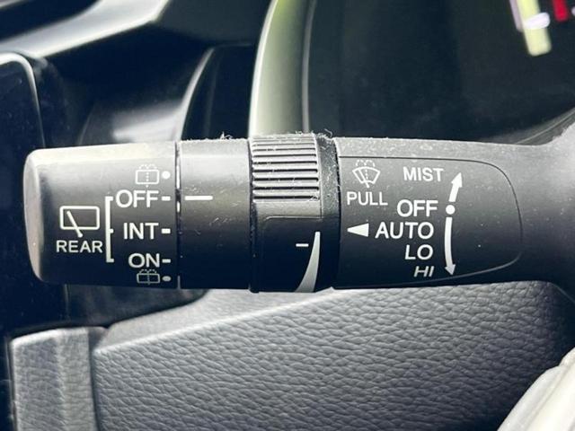 シビック ヒョウジュン 保証書/純正 SDナビ/衝突安全装置/シートヒーター/車線逸脱防止支援システム/パーキングアシスト バックガイド/ドライブレコーダー 純正/ヘッドランプ LED/USBジャック 衝突被害軽減システム(17枚目)