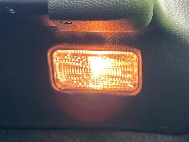 シビック ヒョウジュン 保証書/純正 SDナビ/衝突安全装置/シートヒーター/車線逸脱防止支援システム/パーキングアシスト バックガイド/ドライブレコーダー 純正/ヘッドランプ LED/USBジャック 衝突被害軽減システム(26枚目)