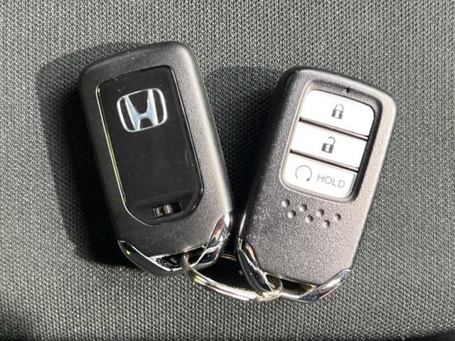 シビック ヒョウジュン 保証書/純正 SDナビ/衝突安全装置/シートヒーター/車線逸脱防止支援システム/パーキングアシスト バックガイド/ドライブレコーダー 純正/ヘッドランプ LED/USBジャック 衝突被害軽減システム(38枚目)