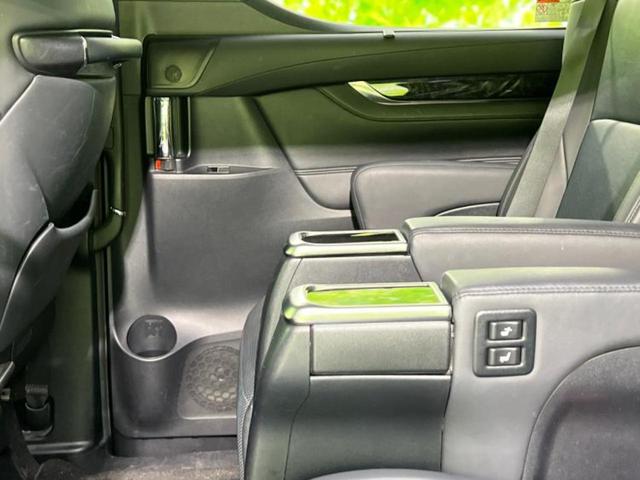 アルファード Ｓ　Ｃパッケージ　新品タイヤ／サンルーフ／保証書／ディスプレイオーディオ＋ナビ９インチ／フリップダウンモニター／デジタルインナーミラー／トヨタセーフティセンス／両側電動スライドドア／シートヒーター　前席　バックカメラ（25枚目）