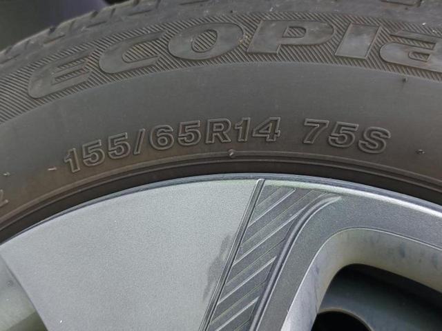 ＷＥＣＡＲＳの展示場では実際に見て、触ってお車をお選びいただけます！知識の豊富な営業スタッフが様々なカーライフをご提案いたします！