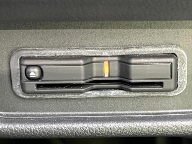 オデッセイハイブリッド ｅＨＥＶアブソルート・ＥＸブラックエディション　保証書／純正　１１インチ　ＳＤナビ／フリップダウンモニター／両側電動スライドドア／シートヒーター／マルチビューカメラシステム／車線逸脱防止支援システム／シート　フルレザー／電動バックドア　革シート（29枚目）