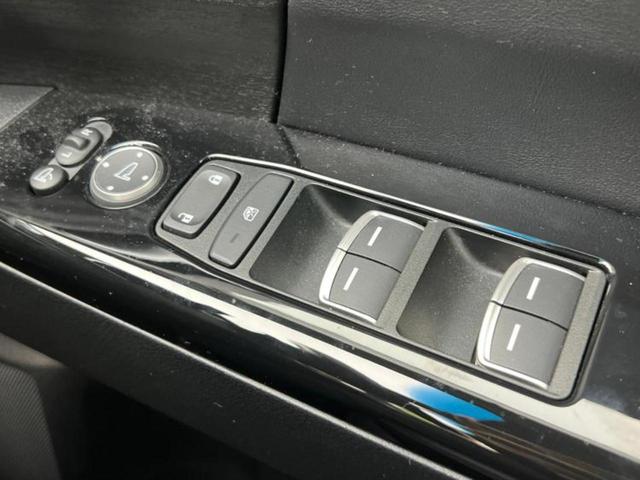 オデッセイハイブリッド ｅＨＥＶアブソルート・ＥＸブラックエディション　保証書／純正　１１インチ　ＳＤナビ／フリップダウンモニター／両側電動スライドドア／シートヒーター／マルチビューカメラシステム／車線逸脱防止支援システム／シート　フルレザー／電動バックドア　革シート（34枚目）