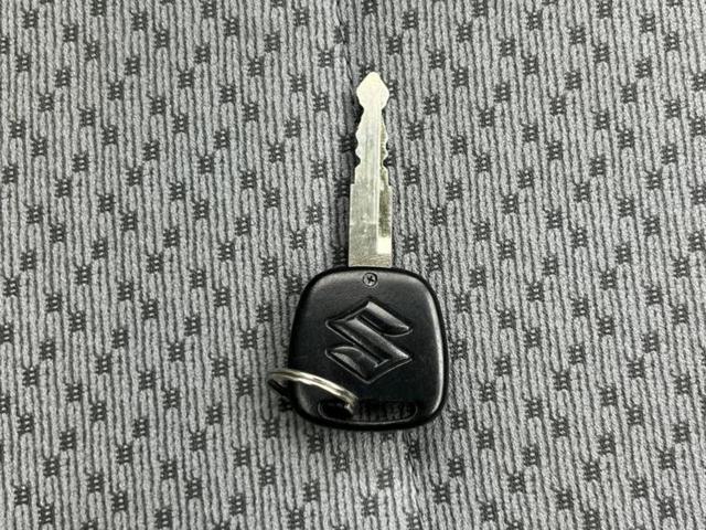 キャリイトラック ４ＷＤノウハンスペシャル　保証書／衝突安全装置／車線逸脱防止支援システム／ＡＢＳ／横滑り防止装置／エアバッグ　運転席／エアバッグ　助手席／パワーウインドウ／キーレスエントリー／パワーステアリング／オートライト／盗難防止システム（27枚目）