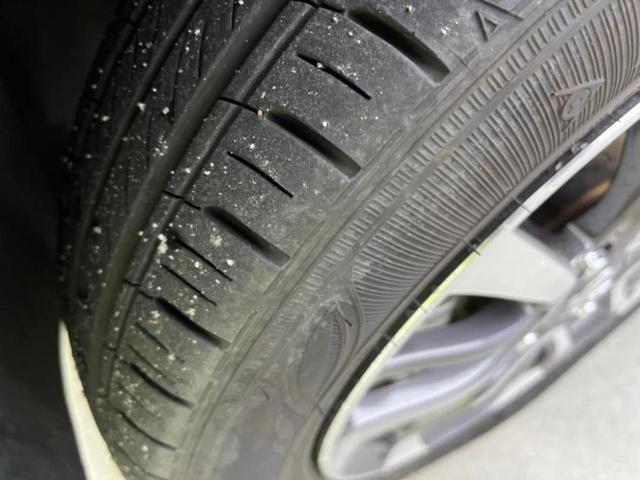 Ｎ－ＢＯＸカスタム ヒョウジュン　保証書／衝突安全装置／電動スライドドア／シートヒーター　前席／車線逸脱防止支援システム／ヘッドランプ　ＬＥＤ／ＥＢＤ付ＡＢＳ／横滑り防止装置／アイドリングストップ／ホンダセンシング／禁煙車（31枚目）