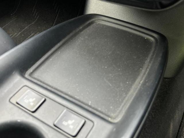 プリウス Ｓツーリングセレクション　新品タイヤ／保証書／純正　ＳＤナビ／トヨタセーフティセンス／シートヒーター　前席／車線逸脱防止支援システム／シート　合皮／ヘッドランプ　ＬＥＤ／Ｂｌｕｅｔｏｏｔｈ接続／ＥＴＣ／ＥＢＤ付ＡＢＳ（42枚目）