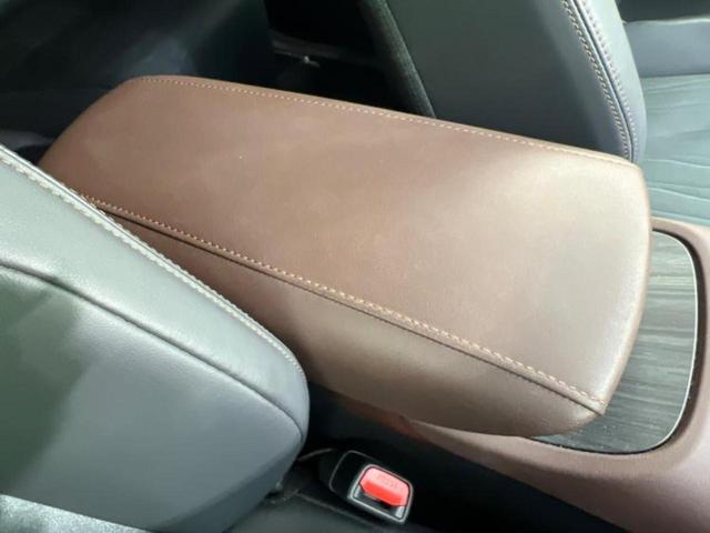 ハリアー Ｚ　ＪＢＬ／保証書／純正　ＳＤナビ／デジタルインナーミラー／衝突安全装置／車線逸脱防止支援システム／シート　ハーフレザー／電動バックドア／ヘッドランプ　ＬＥＤ／ＵＳＢジャック／Ｂｌｕｅｔｏｏｔｈ接続（34枚目）