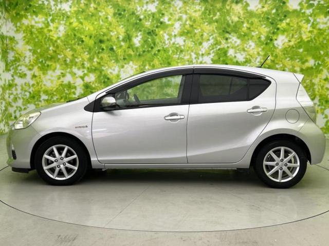 アクア S 新品タイヤ/保証書/EBD付ABS/横滑り防止装置/アイドリングストップ/禁煙車/エアバッグ 運転席/エアバッグ 助手席/アルミホイール 純正 15インチ/パワーウインドウ/エンジンスタートボタン(2枚目)