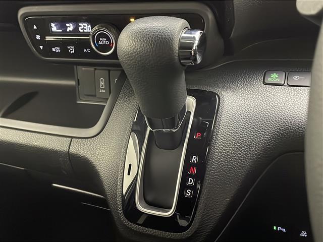 Ｎ－ＢＯＸカスタム Ｌ　禁煙車　ホンダセンシング　社外ナビＴＶ　バックカメラ　左側電動スライドドア　アダプティブクルーズコントロール　レーンディパーチャーアラート　クリアランスソナー　前席シートヒーター　スマートキー　ＥＴＣ（10枚目）