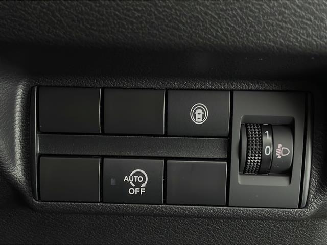 デイズ ハイウェイスター　Ｘ　禁煙　後期型　エマ―ジェンシーブレーキ　車線逸脱警報　オートマチックハイビーム　コーナーセンサー　純正９インチナビ　フルセグＴＶ　アラウンドビューモニター　ＬＥＤヘッドライト　アイドリングストップ（7枚目）