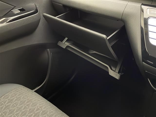 デイズ ハイウェイスター　Ｘ　禁煙　後期型　エマ―ジェンシーブレーキ　車線逸脱警報　オートマチックハイビーム　コーナーセンサー　純正９インチナビ　フルセグＴＶ　アラウンドビューモニター　ＬＥＤヘッドライト　アイドリングストップ（17枚目）