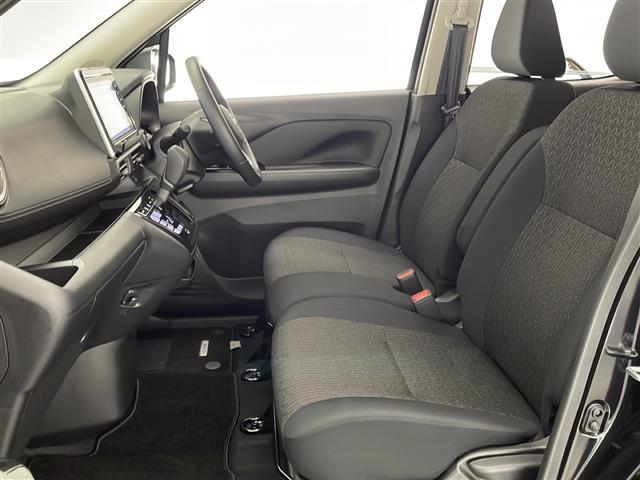 デイズ ハイウェイスター　Ｘ　禁煙　後期型　エマ―ジェンシーブレーキ　車線逸脱警報　オートマチックハイビーム　コーナーセンサー　純正９インチナビ　フルセグＴＶ　アラウンドビューモニター　ＬＥＤヘッドライト　アイドリングストップ（20枚目）