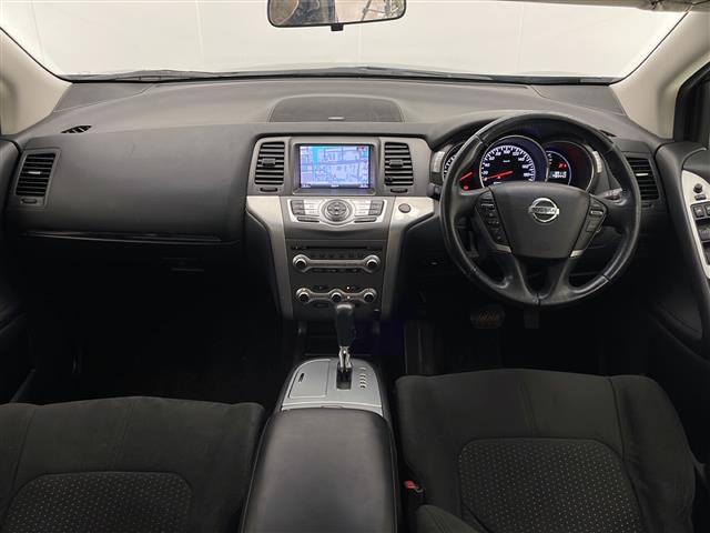 ムラーノ ２５０ＸＬ　純正ナビ（ＡＭ／ＦＭ／ＣＤ／Ｂｌｕｅｔｏｏｔｈ）　ＢＯＳＥプレミアムサウンド　クルーズコントロール　電動格納ミラー　横滑り防止装置　ステアリングスイッチ　バックカメラ　オートライト（2枚目）