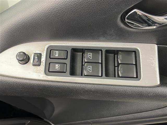 ムラーノ ２５０ＸＬ　純正ナビ（ＡＭ／ＦＭ／ＣＤ／Ｂｌｕｅｔｏｏｔｈ）　ＢＯＳＥプレミアムサウンド　クルーズコントロール　電動格納ミラー　横滑り防止装置　ステアリングスイッチ　バックカメラ　オートライト（16枚目）