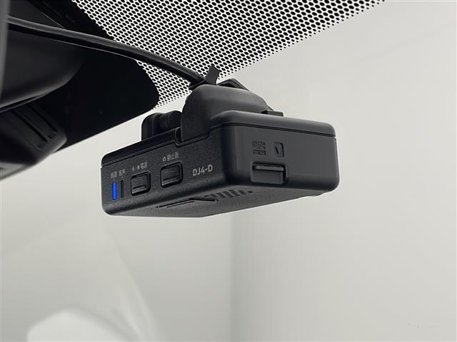 ノート e-パワー メダリスト 禁煙車 純正ナビ アラウンドビューモニター クルーズコントロール エマージェンシーブレーキ LEDオートライト スマートルームミラー ドライブレコーダー ステアリングスイッチ 電動格納ミラー(8枚目)