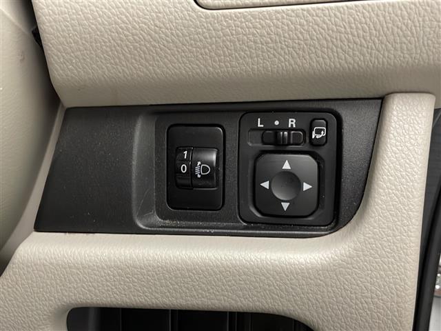 デイズ J 禁煙車 オーディオ(CD/AM/FM/AUX) リモコンキー スペア1本 社外アルミホイール 電動格納ミラー フロアマット ドアバイザー エアコン(6枚目)