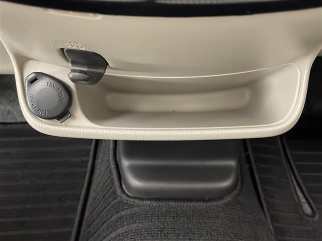 デイズ J 禁煙車 オーディオ(CD/AM/FM/AUX) リモコンキー スペア1本 社外アルミホイール 電動格納ミラー フロアマット ドアバイザー エアコン(7枚目)