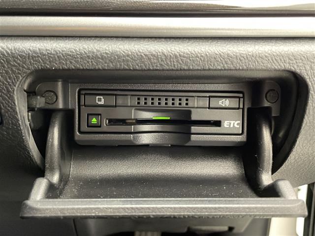 クラウンハイブリッド アスリートS 禁煙車 純正8型ナビTV バックカメラ 黒本革シート 前席シートヒーター パワーシート エアシート クルーズコントロール パワーチルトステアリング 純正ビルトインETC オートエアコン スマートキー(9枚目)