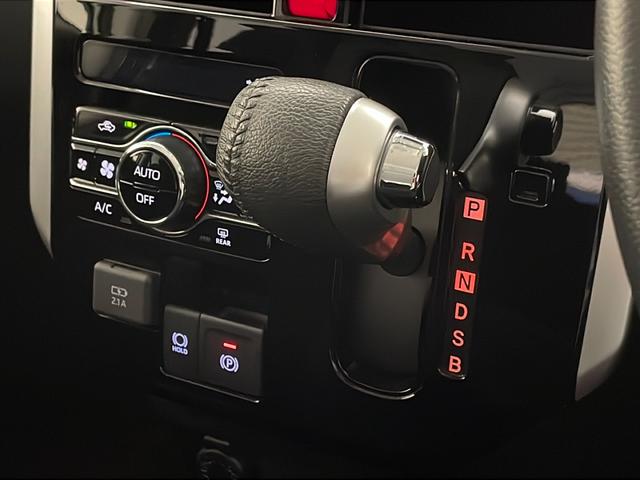 ルーミー カスタムＧ　禁煙車　衝突被害軽減ブレーキ　純正ナビＴＶ　バックカメラ　両側電動スライドドア　アダプティブクルーズコントロール　レーンディパーチャーアラート　クリアランスソナー　電子パーキング　スマートキー　ＥＴＣ（9枚目）