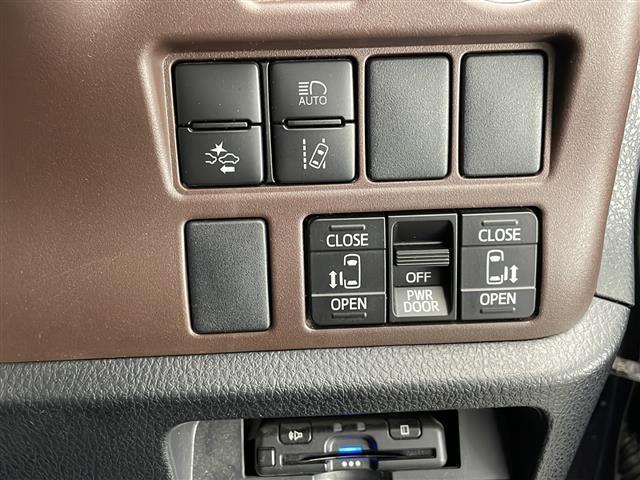 エスクァイア Ｇｉ　禁煙車　トヨタセーフティセンス　社外ナビＴＶ　バックカメラ　両側電動スライドドア　オートマチックハイビーム　レーンディパーチャーアラート　クルーズコントロール　本革シート　前席シートヒーター　ＥＴＣ（7枚目）