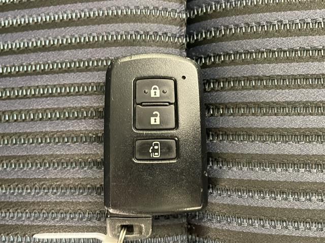 ヴォクシー ZS 禁煙車 純正9型ナビTV 左側電動スライドドア バックカメラ デュアルオートエアコン 純正ビルトインETC純正キセノンオートライト 純正フォグ 純正16インチアルミ 本革巻ハンドル スマートキー(40枚目)