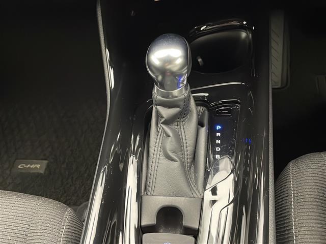 Ｃ－ＨＲ Ｓ　禁煙車　トヨタセーフティセンス　社外ナビＴＶ　バックカメラ　純正モデリスタエアロ　アダプティブクルーズコントロール　レーンディパーチャーアラート　オートマチックハイビーム　電子パーキング　スマートキー（8枚目）