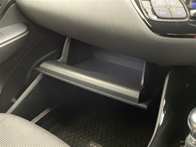 Ｃ－ＨＲ Ｓ　禁煙車　トヨタセーフティセンス　社外ナビＴＶ　バックカメラ　純正モデリスタエアロ　アダプティブクルーズコントロール　レーンディパーチャーアラート　オートマチックハイビーム　電子パーキング　スマートキー（17枚目）